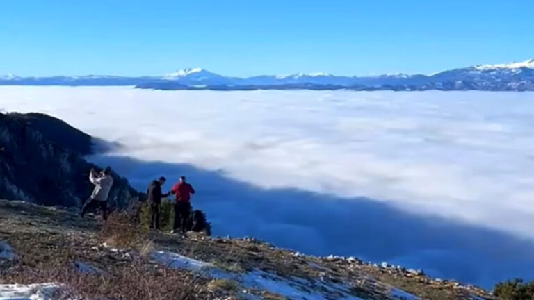 Rama shpërfaq “dy qiejt” dehës që kundrohen nga Mali i Thatë në Pogradec