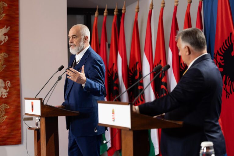 Emigracioni, Orban fton Ramën në Budapest për samitin e Komunitetit Politik Europian