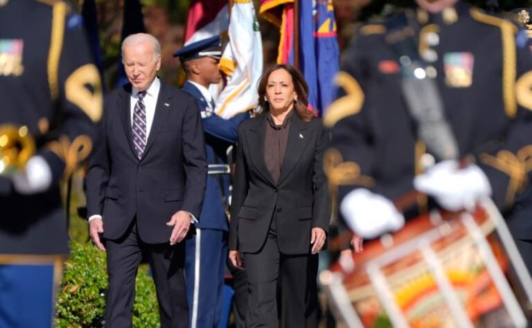 Trump, Harris dhe Biden shfaqen bashkë për herë të parë që nga zgjedhjet presidenciale