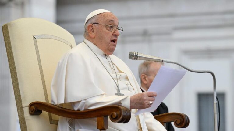 Papa Françesku: Frytet e Shpirtit Shenjt, dashuria, mirësia dhe paqja
