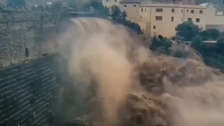 Diga 2000 vjeçare e ndërtuar nga romakët parandaloi tragjedinë në një tjetër qytet në Spanjë (VIDEO)