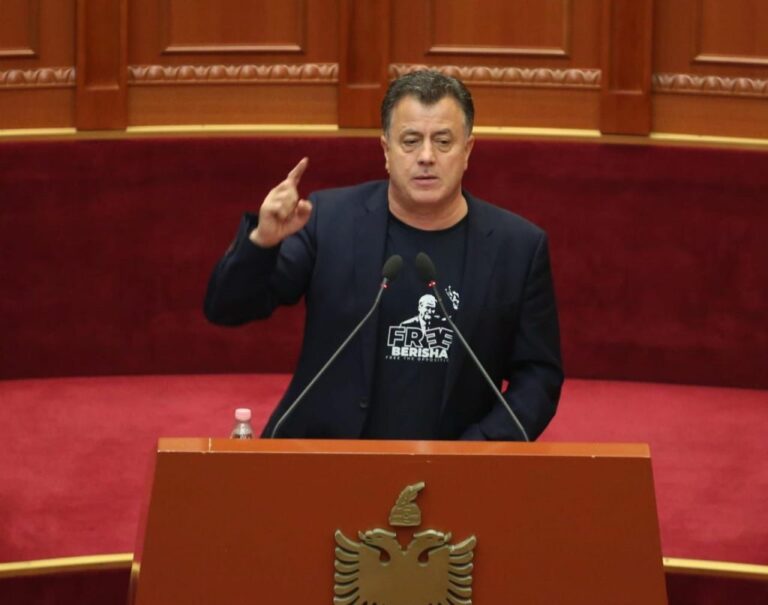 Noka: Një pensionist merr për një muaj, aq sa një qen i zyrtarëve të PS-së ha për një vakt
