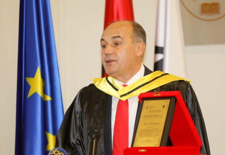 Enver Hoxhaj nderohet me titullin “Doctor Honoris Causa” në Tiranë, Veliaj: Urë lidhëse mes Shqipërisë dhe Kosovës