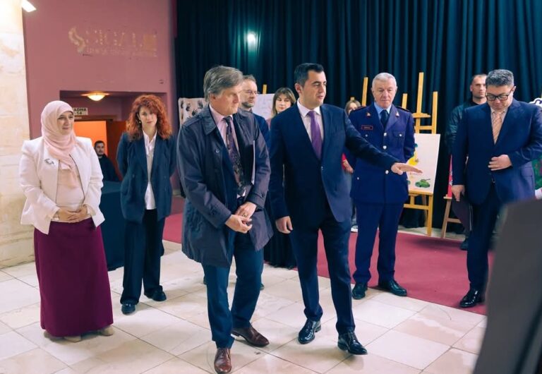 Kryebashkiaku Llatja, takim me ambasadorin e OSBE-së: Fuqizimi i të rinjve, prioritet i padiskutueshëm