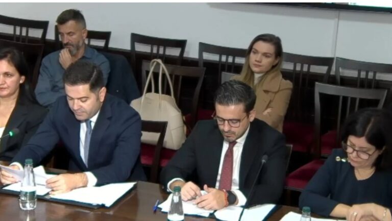 Ministri i Financave prezanton projektbuxhetin 2025: Presim rritje ekonomike me 3.9 %!
