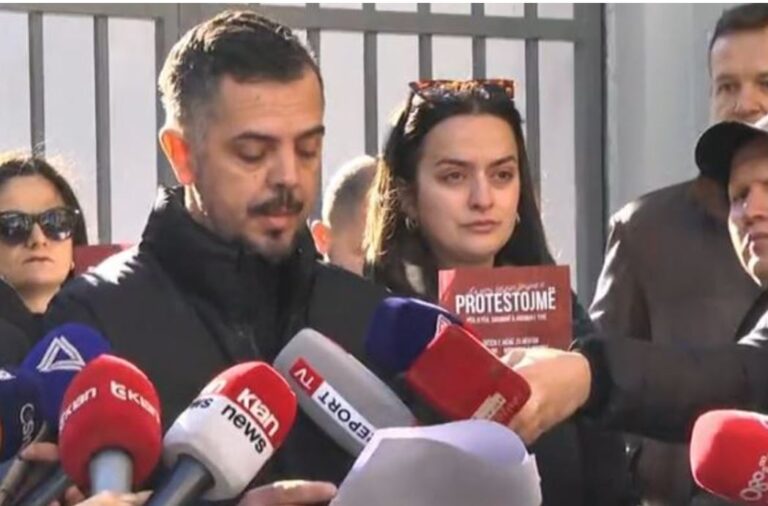Vrasja e 14-vjeçarit, qytetarët paralajmërojnë sërish protestë: Bojkot mësimit nëse nuk merren masa