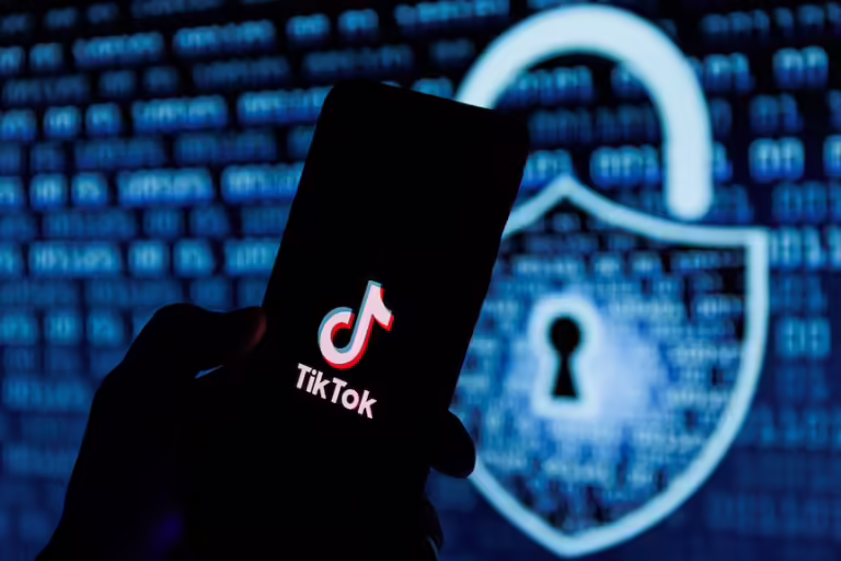 TikTok, jo vetëm “rrugaç i lagjeve” shqiptare, por një kërcënim global i sigurisë kombëtare