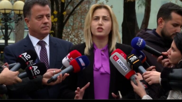 ”Nuk lejoj një burrec të më ofendojë”, Zhupa nuk tërhiqet: Braçe e meritoi