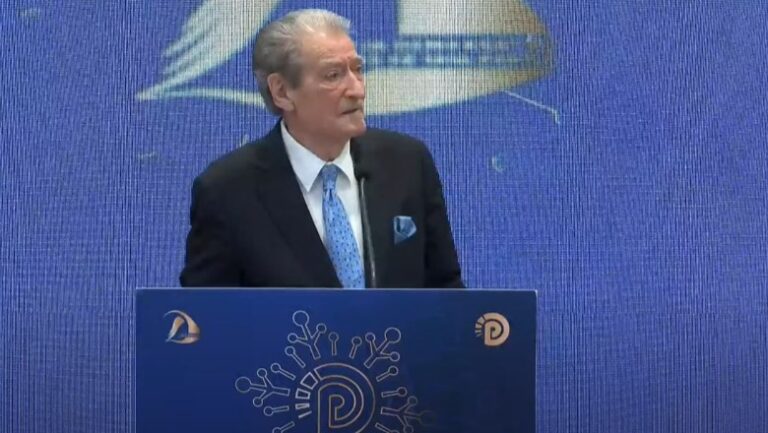 Berisha me gratë demokrate të LDG: Shqiptarët kanë marrë arratinë, ministret e Ramës pa forcë morale