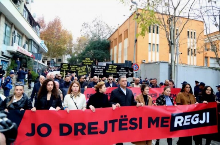 Meta nga burgu falënderon mbështetësit për protestën: SPAK ngriti në fluturim ”Harabelin”