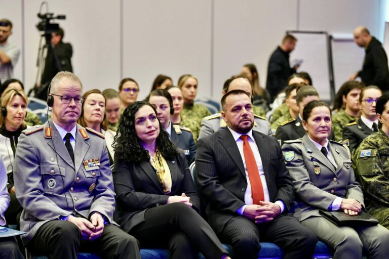 Kosovës i duhen më shumë gra në ushtri, Osmani: Na duhen vepra konkrete e politika të përshtatshme