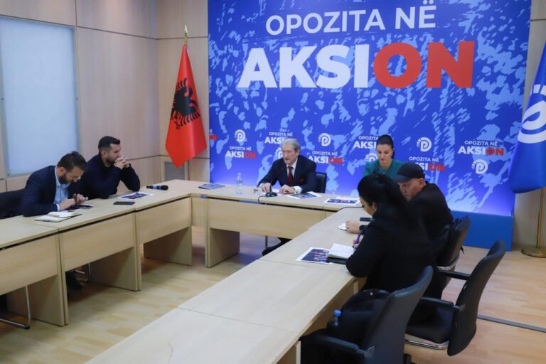 Mbeti ”non grata”, Sali Berisha pranon humbjen me Britaninë e Madhe