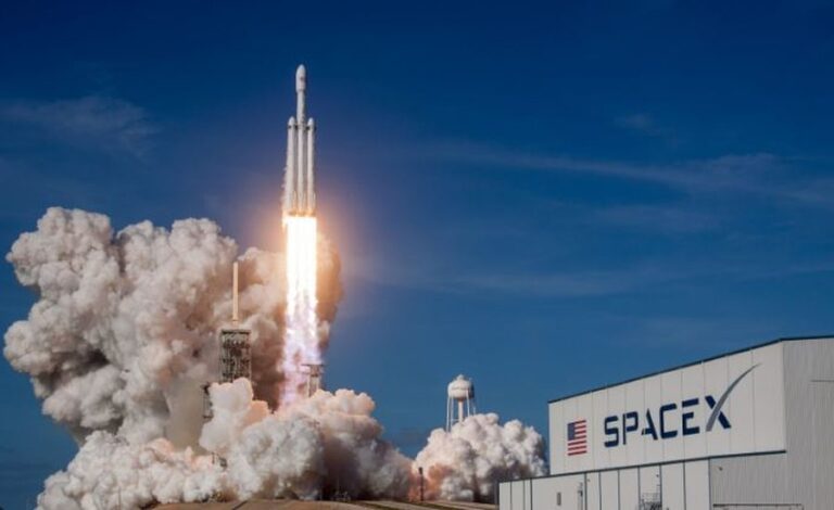 SpaceX “sheh nga yjet”! – Rrjeti satelitor Starlink mund të vlejë 1 trilion USD në 2030