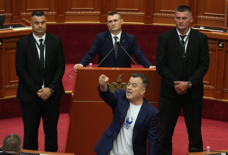 Dumani kampion i antikorrupsionit! Do të tërhiqet opozita nga gjuha e ashpër?