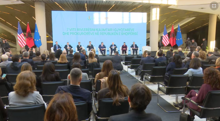 Altin Dumani, kreu i SPAK: “Pandëshkueshmëria po tronditet sot”. Ambasadori Gonzato: “Ju ndikuat në hapjen e Negociatave me BE”