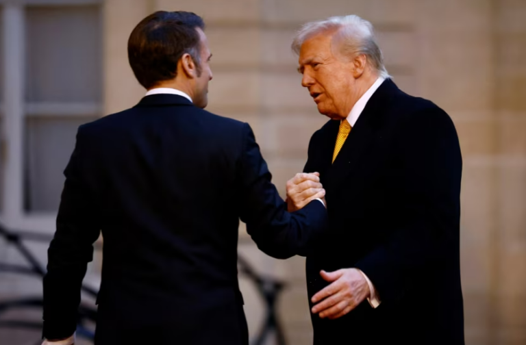 Donald Trump në Paris: Duket sikur bota po çmendet pak tani!
