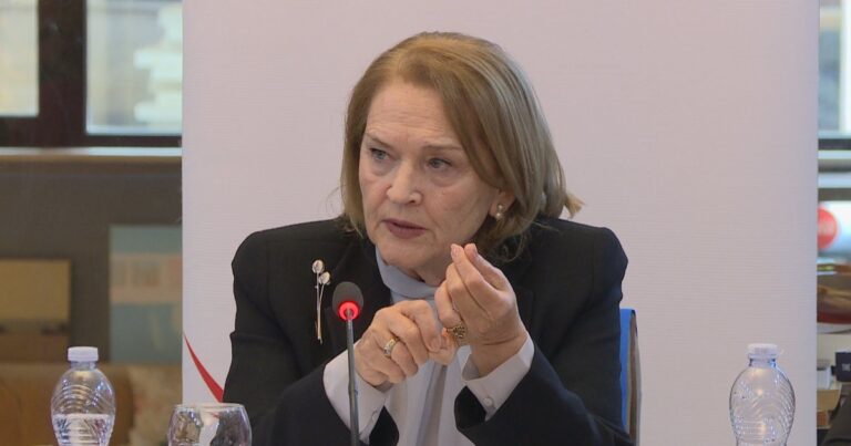 Koha për sistem të ri elektoral, Arta Dade: Kryetarët e partive janë bërë autoritarë