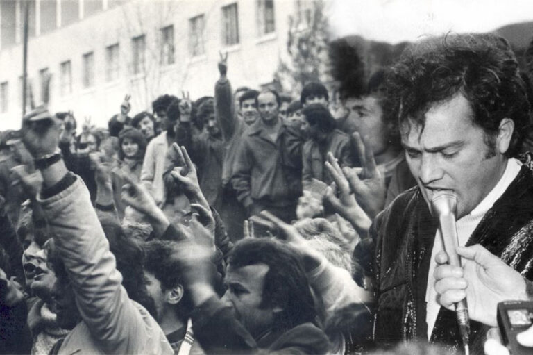8 Dhjetori 1990, Berisha: Nderim tribunit të lirisë, Azem Hajdari dhe studentëve liberatorë që ndanë epokat
