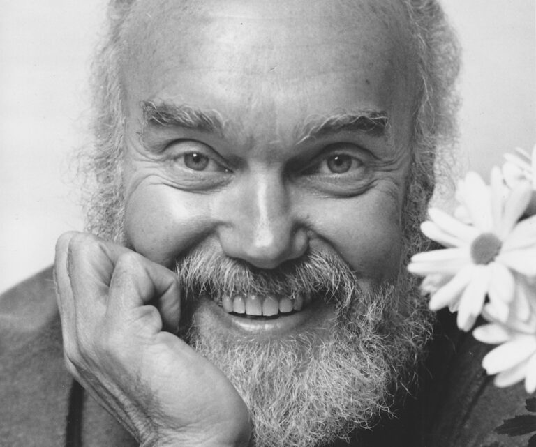 Dashuria, e qenies dhe hyjnores, sipas Ram Dass, është të zotërosh çelësin e zemrës duke e humbur atë
