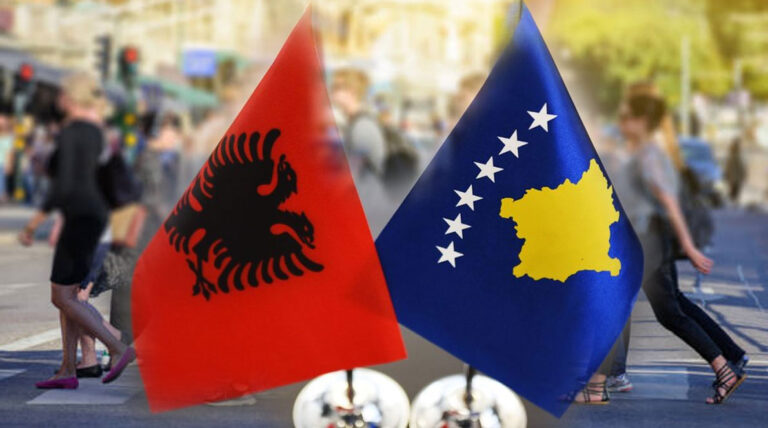 Popullsia e Shqipërisë dhe Kosovës, krahasim i karakteristikave demografike dhe sociale