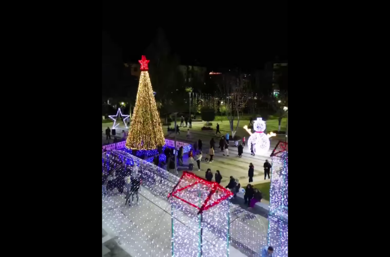 Dhjetori i festave në Cërrik, Rama poston videon nga ndezja e dritave