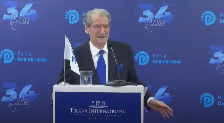 VIDEO/ PD feston 34-vjetorin, Berisha lavde për dhëndrin, Metën dhe për figurat që nuk jetojnë më