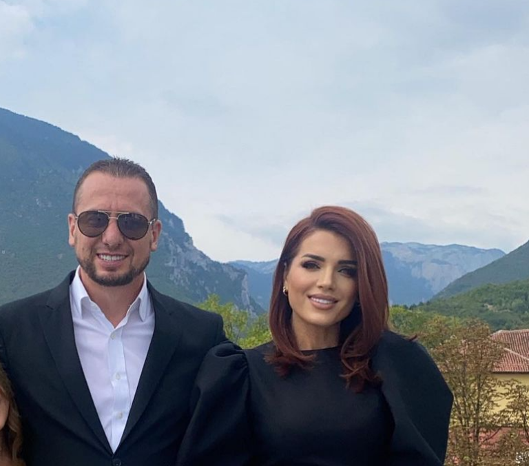 Prangoset burri i këngëtares shqiptare, kandidate për deputete. Zbulohet akuza nga Prokuroria