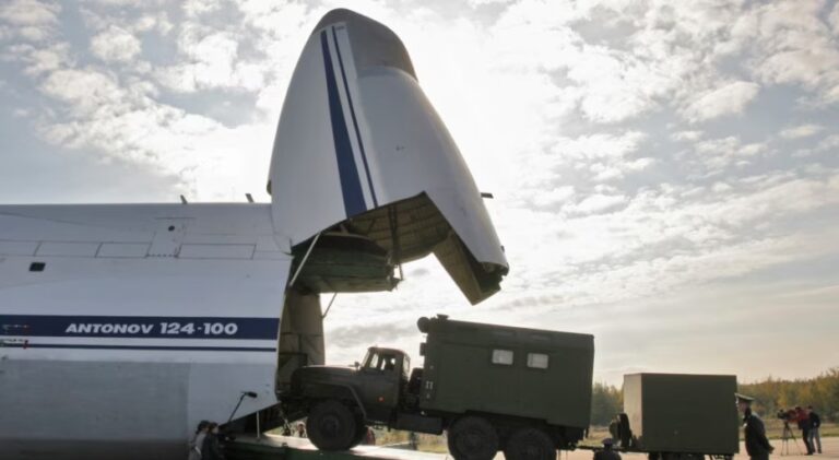 Rusia tërheq pajisjet ushtarake nga Siria