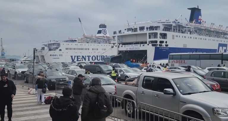 Rama: 4530 pasagjerë mbërrijnë me traget nga Bari dhe Ankona, në Portin Durrësit