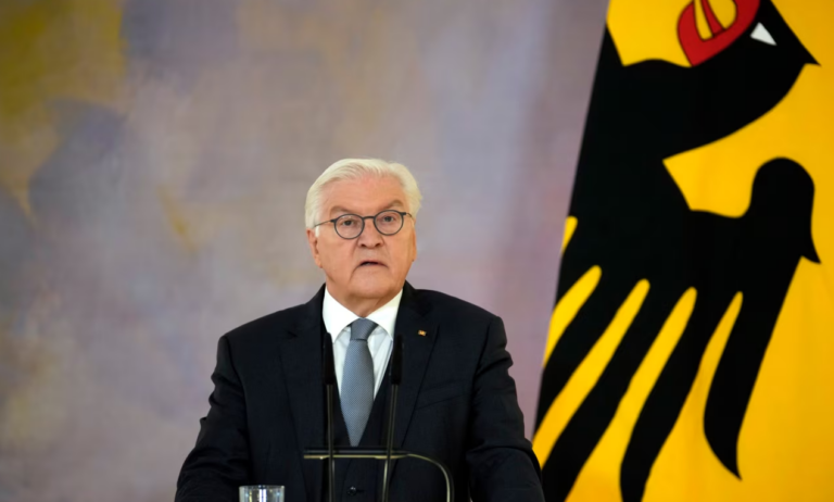 Zëri i Amerikës: Presidenti gjerman shpërndan Parlamentin, zgjedhje më 23 shkurt