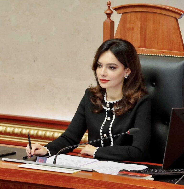 Shuhet Servet Pëllumbi, reagon Elisa Spiropali: E mbajti PS në këmbë në kohët më të vështira