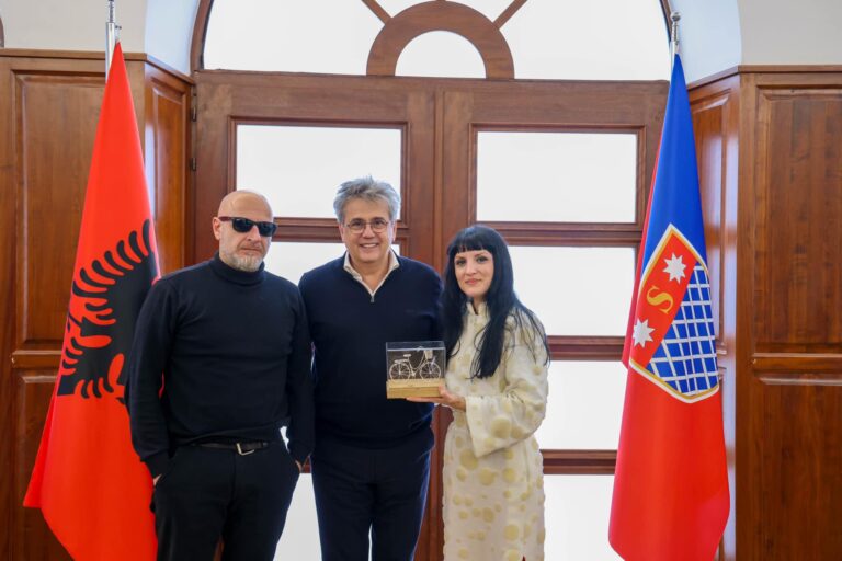 Benet Beci pret fituesit e festivalit në RTSH: Shkodra Elektronike na bëri krenarë të gjithëve!