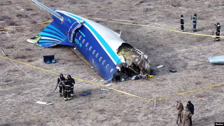 Një pilot tregon shkakun pse kaq shumë avionë po aksidentohen