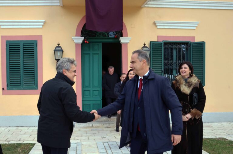 Beci i PS takon Boçin e PD: Mesazh harmonie dhe solidariteti për Krishtlindje në Shkodër