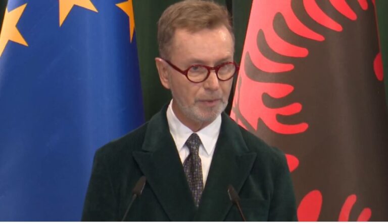 Ambasadori Gonzato: Linja hekurudhore Vorë – Hani i Hotit do të rrisë turizmin ndërkombëtar