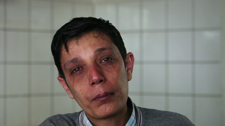 Siriani që nuk jeton, por që preku zemrat tona. Video-ja bëhet virale në botë
