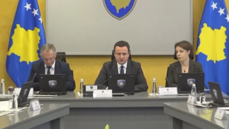 Qeveria e Kosovës ndan 100 euro për pensionistët dhe fëmijët