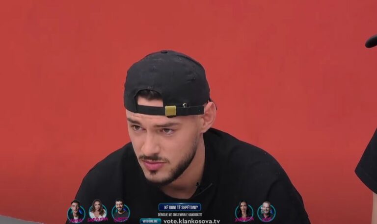 VIDEO/ Leo mes lotësh tregon sfidat e një familjari: Nuk lëviz