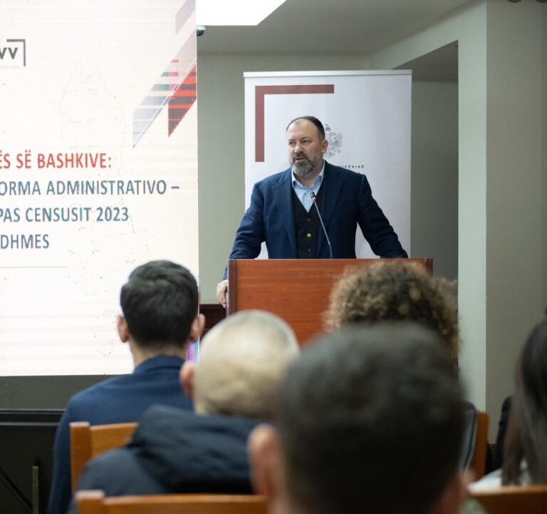 Ministri Mazniku: Bashkitë po bëhen gjithnjë e më efikase dhe më pranë nevojave të qytetarëve