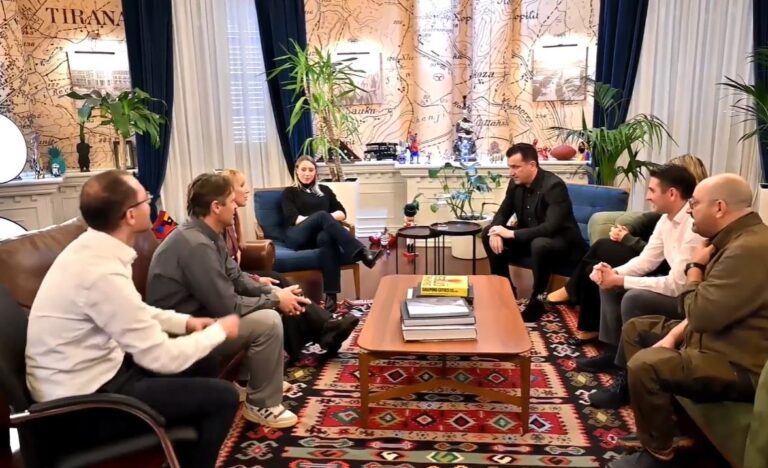 Veliaj pret skiatoren Lara Colturi: “2024 viti i rekordeve, krenar për kampionen tonë; Rrisim mbështetjen për sportistët”