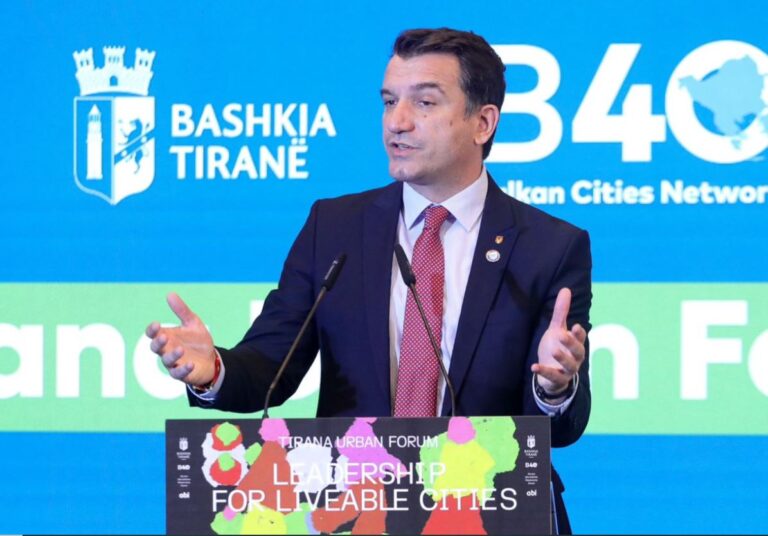 Tirana mirëpret kryetarët e bashkive të Ballkanit
