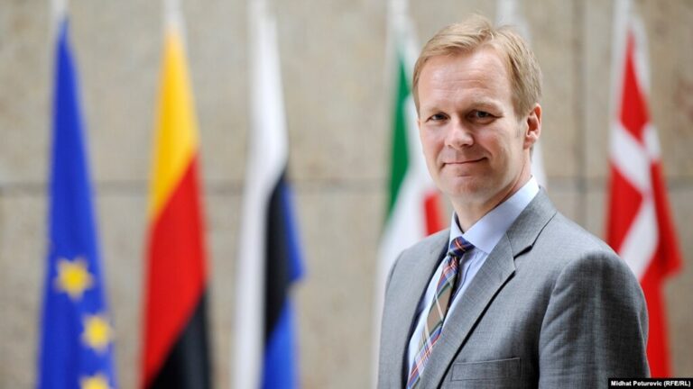 Cili është, Peter Sorensen që pritet të jetë pasardhësi i Lajçakut për dialogun Kosovë-Serbi