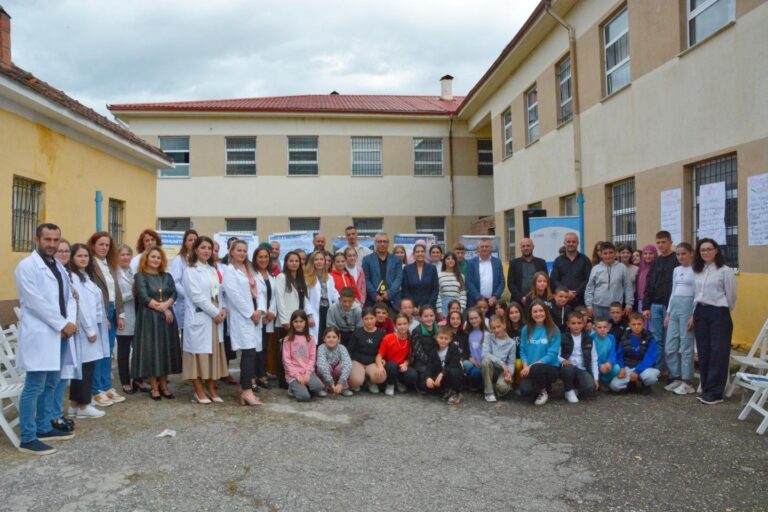 USAID pajisi gjashtë bashki me mjetet për të përmirësuar politikat e infrastrukturës shkollore