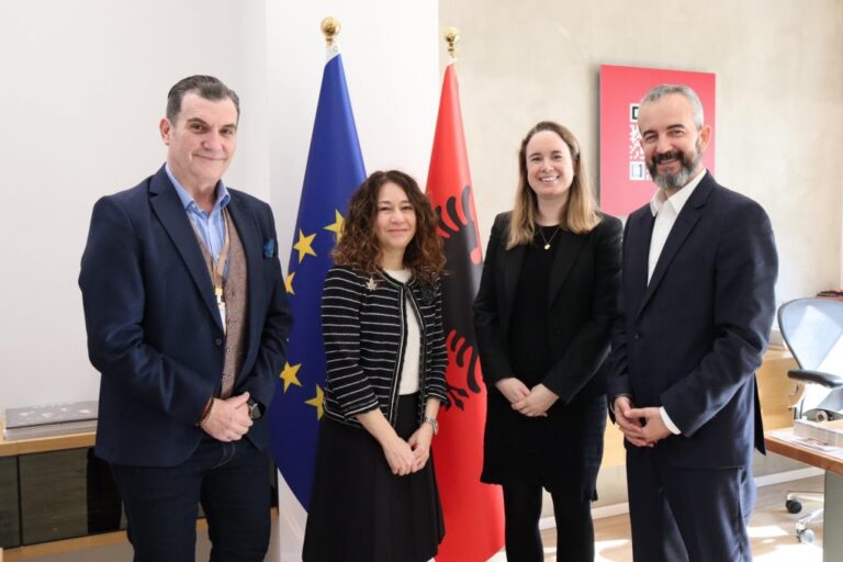 Celibashi pret ambasadoren kanadeze: Kontribut për identifikimin e rreziqeve potenciale të sistemit PER