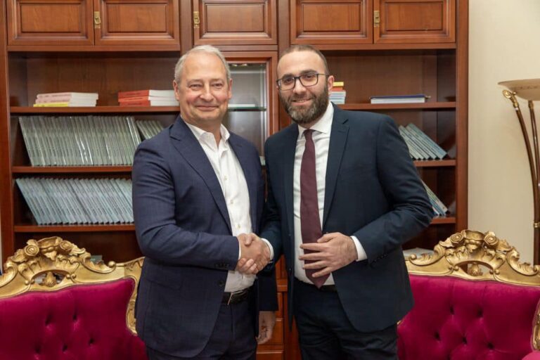 Bardhi me raportuesin e PE-së për Shqipërinë: Nuk na duhet një pushtet qorr në dorë të kr*mit
