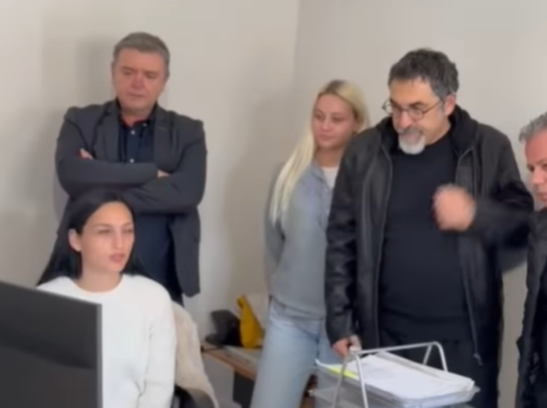 VIDEO/ PS çel zyrën e asistencës në Athinë, Bledi Çuçi thirrje emigrantëve: Regjistrohuni për të votuar