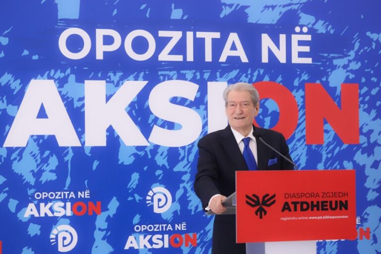 Berisha fton shqiptarët: Protestë kombëtare më 8 shkurt