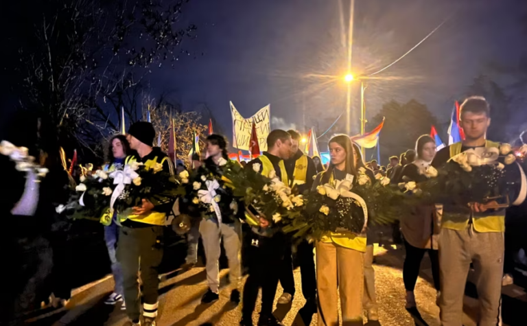 Studentët protestues serbë mbërrijnë në Novi Sad
