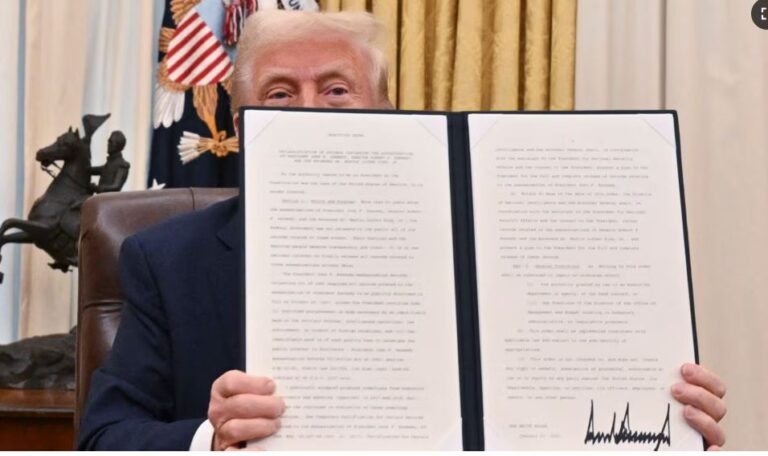 Presidenti Trump urdhëron publikimin e dokumenteve të klasifikuara mbi vrasjet e John F. Kennedy dhe Martin Luther King Jr.
