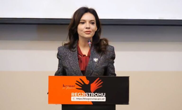 Elisa Spiropali, emigrantëve në Selanik: Votoni për Shqipërinë që ka ndryshuar e po ndryshon krenarisht
